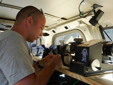 Kakaako
 Locksmith in a High-Tech Mobile Workshop